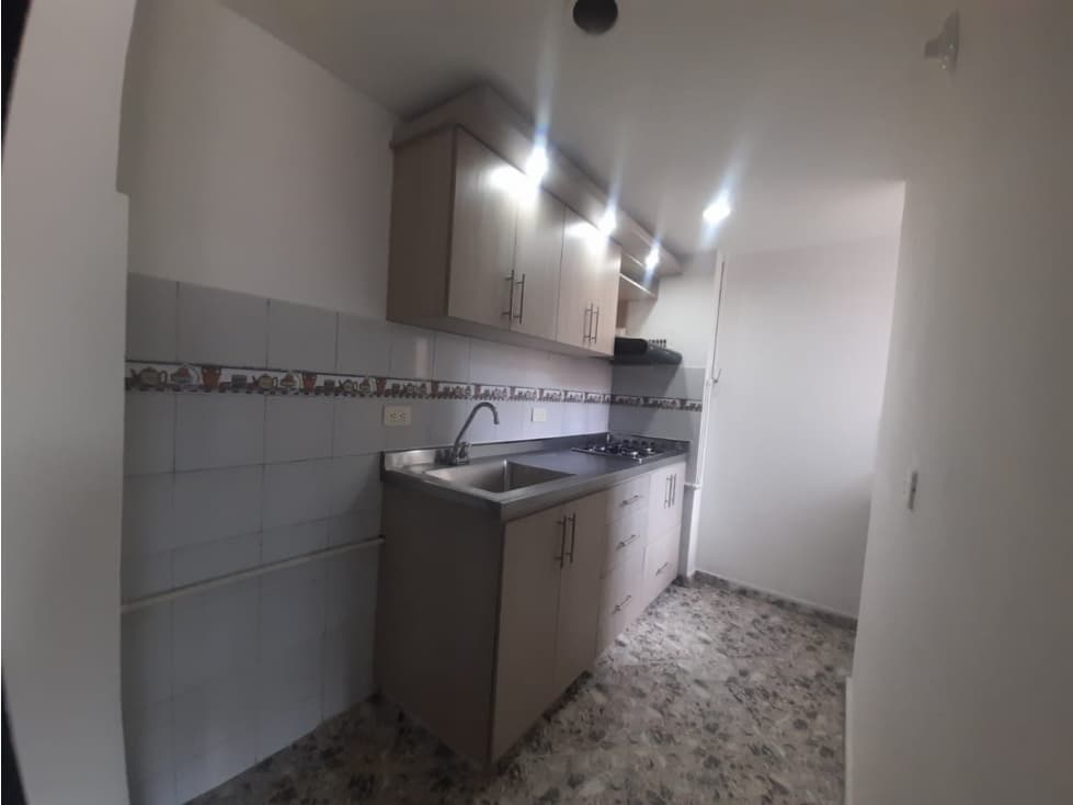 ARRIENDO APARTAMENTO EN EL CENTRO — foto 1