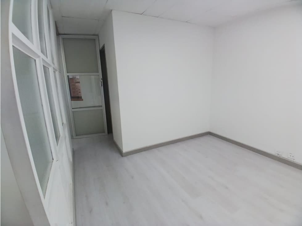 ARRIENDO OFICINA EN EL CENTRO — foto 2