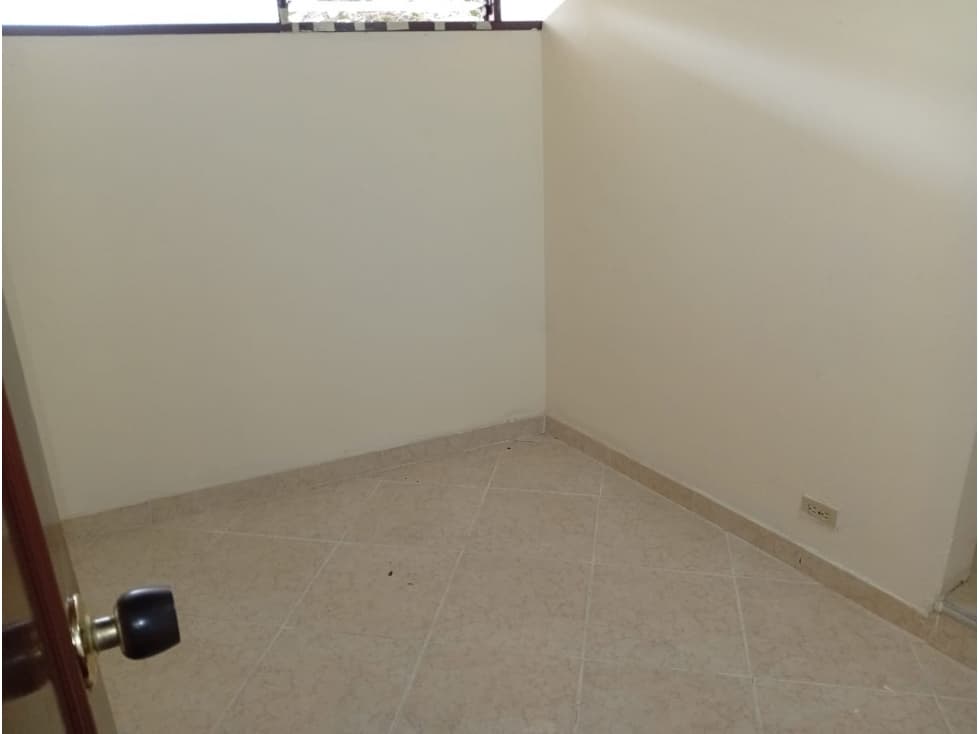CASA ARRIENDO EN BARRIO LORENA — foto 3