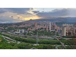 Apartamento en Venta en frente estacion metro madera en Bello