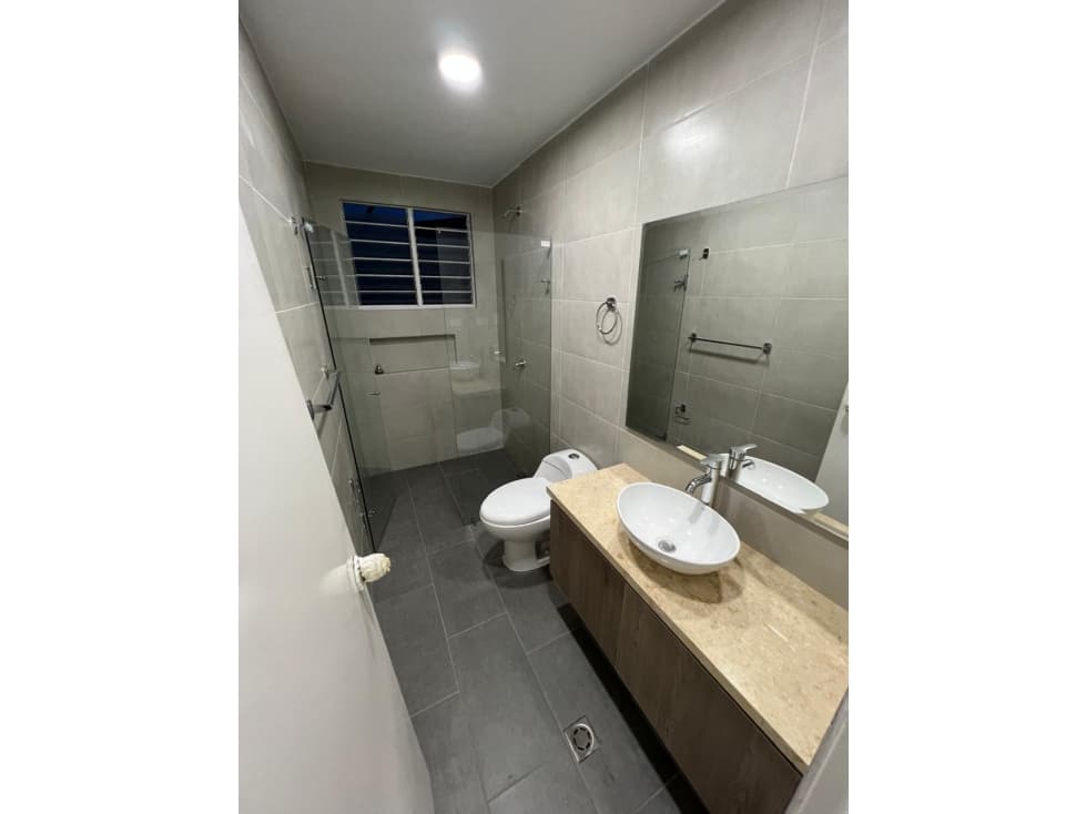 CASA EN LA FLORA - REMODELADA - EN VENTA — foto 6
