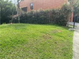 LOTE EN EL RETIRO, UNIDAD CERRADA