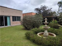 HERMOSA CASA ESQUINERA EN ALTO DE LAS PALMAS, ENVIGADO