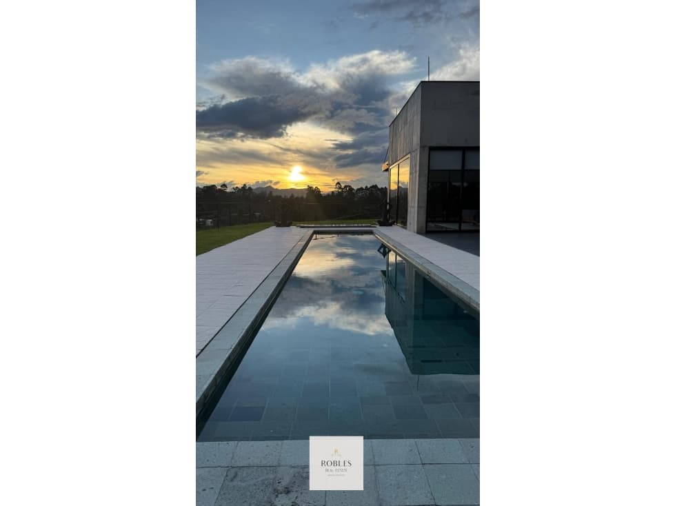 EN VENTA ESPECTACULAR CASA MODERNA EN LA CEJA — foto 3