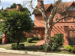 VENTA HERMOSA CASA UBICADA EN URBANIZACIÓN CERRADA- RIONEGRO