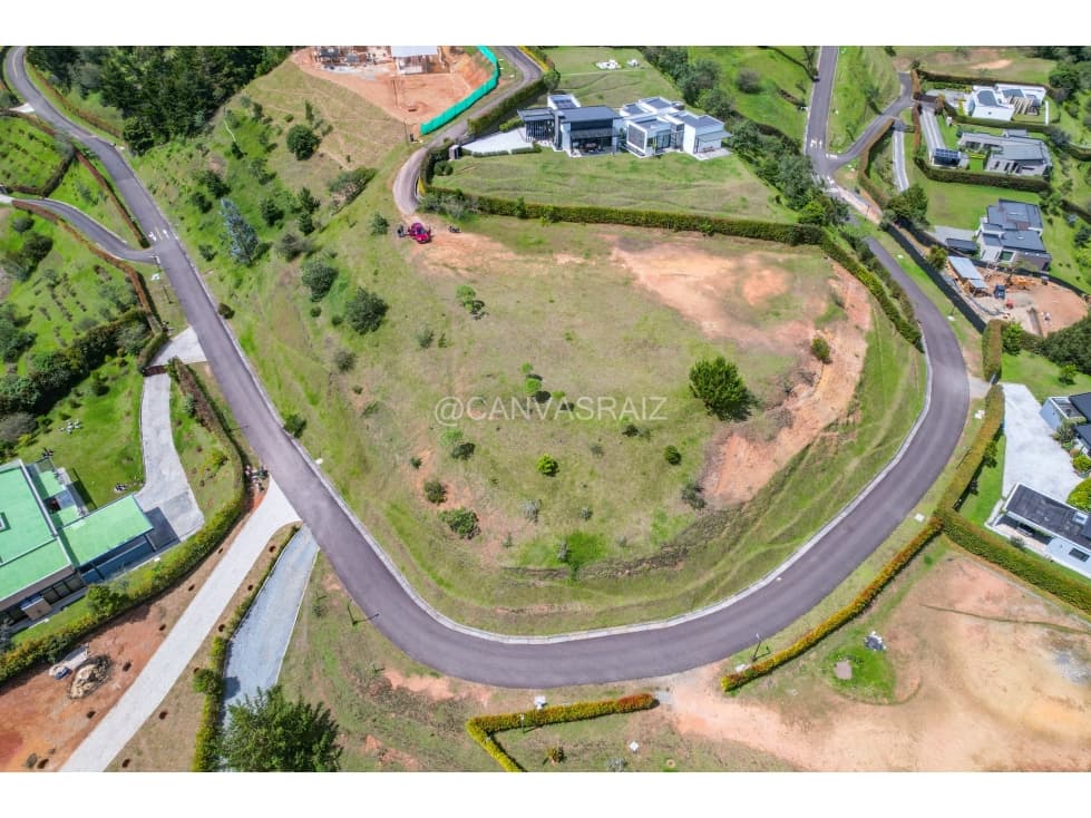 VENTA DE LOTE EN PARCELACIÓN EN EL RETIRO — foto 1