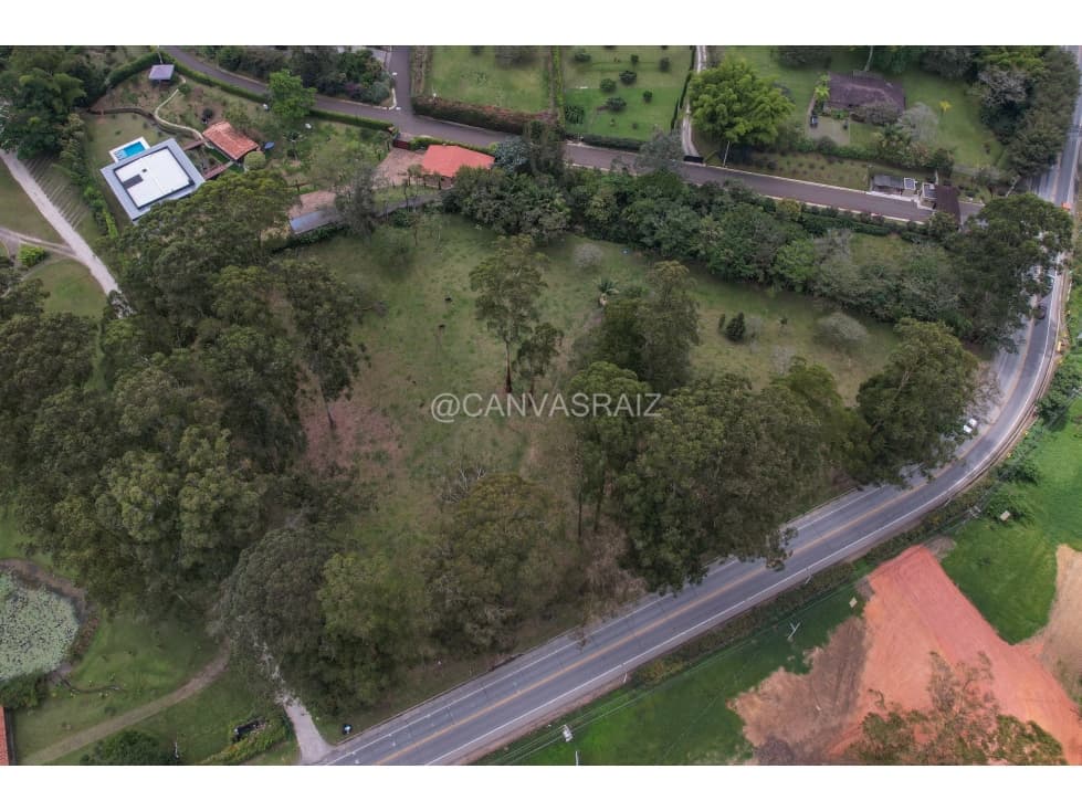 Lote independiente de Uso mixto en Llanogrande — foto 1