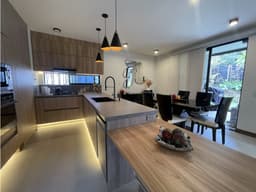 CASA EN UNIDAD CERRADA EN EL RETIRO