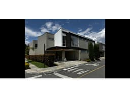 VENTA DE CASA EN UNIDAD CERRADA SECTOR LLANOGRANDE
