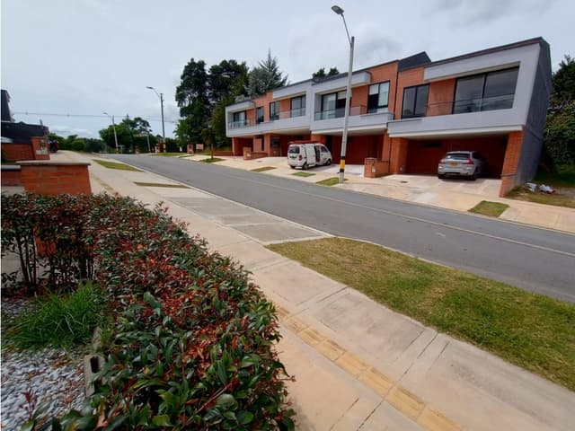 CASA EN SAN ANTONIO DE PEREIRA UNIDAD ABIERTA