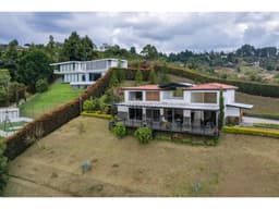Venta de Casa Campestre en Condominio Sector Aeropuerto