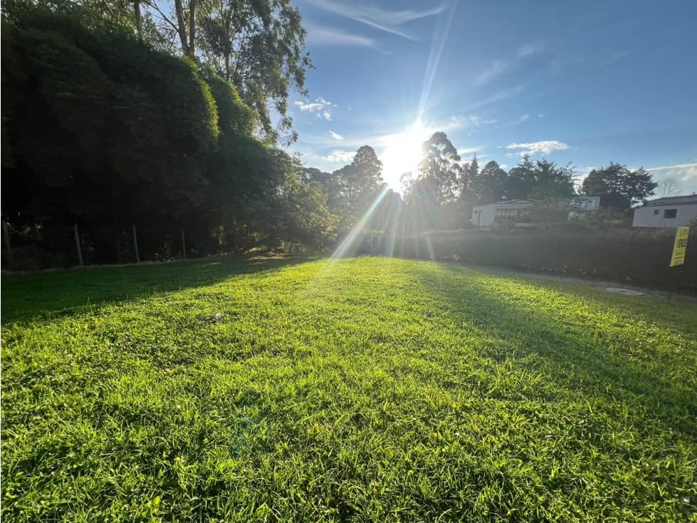 VENTA DE LOTE EN UNIDAD CERRADA EN LLANOGRANDE  — foto 3