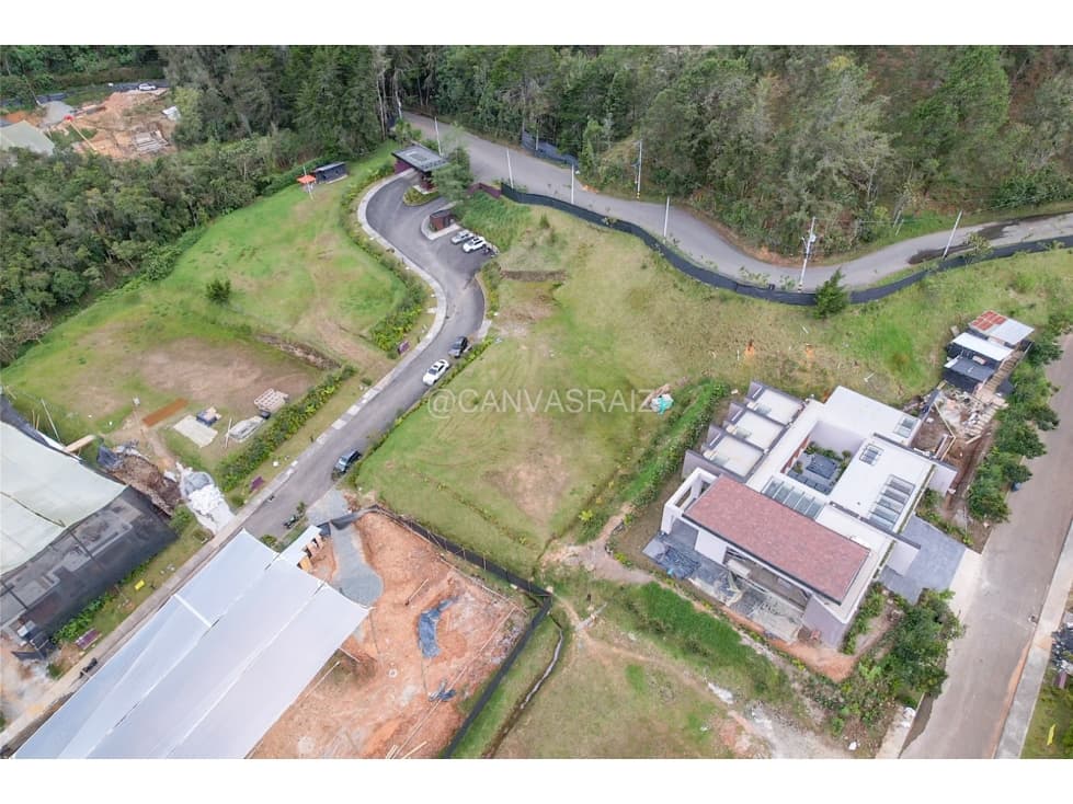LOTE EN PARCELACIÓN ALTO DE PALMAS — foto 2