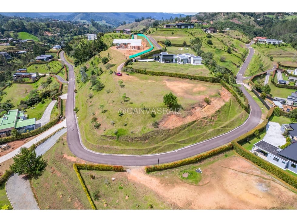 VENTA DE LOTE EN PARCELACIÓN EN EL RETIRO — foto 4