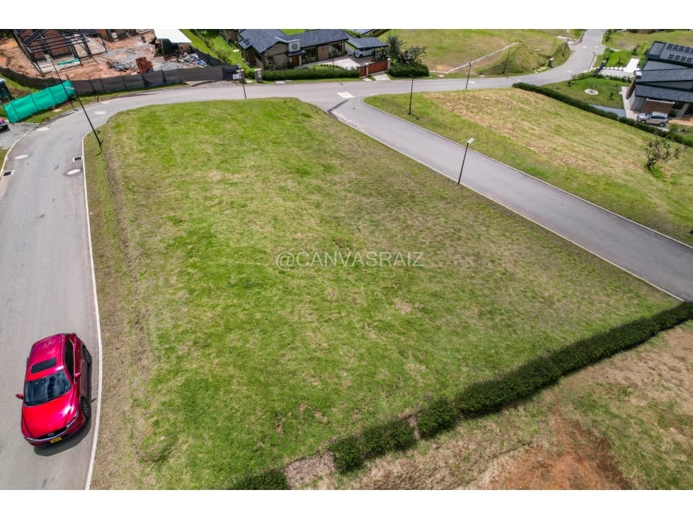 LOTE EN PARCELACIÓN EN EL RETIRO — foto 4