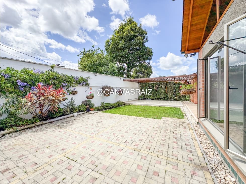 Venta de Casa en Unidad Cerrada El Retiro — foto 2