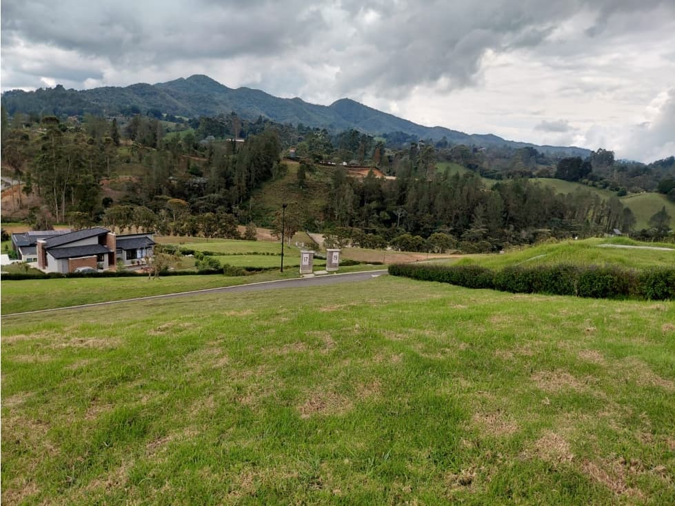 LOTE EN PARCELACIÓN EN EL RETIRO — foto 5