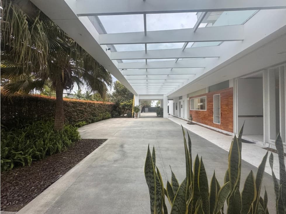 LUJOSA CASA CAMPESTRE EN LLANOGRANDE — foto 6