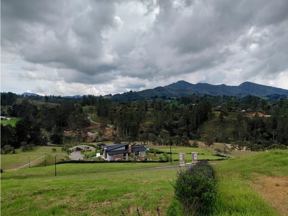 LOTE EN PARCELACIÓN EN EL RETIRO — foto 6