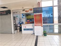 LOCAL CON RESTAURANTE EN CENTRO COMERCIAL