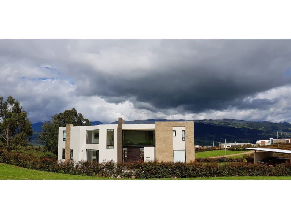 Se vende exclusiva casa en yerbabuena — foto 1