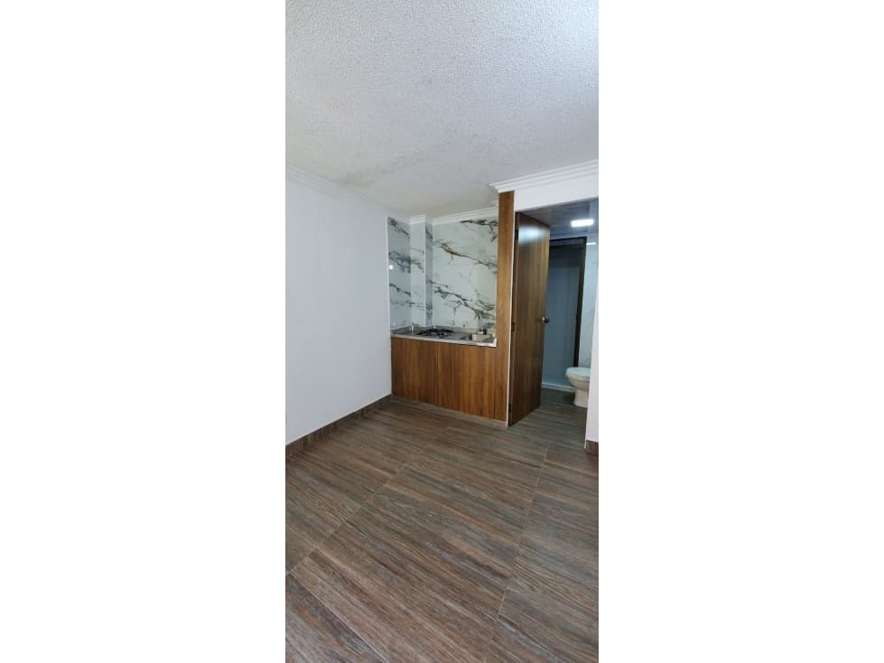 VENTA LOCAL COMERCIAL SECTOR CASTELLANA — foto 1