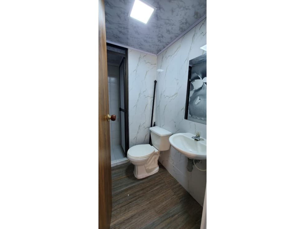 VENTA LOCAL COMERCIAL SECTOR CASTELLANA — foto 2