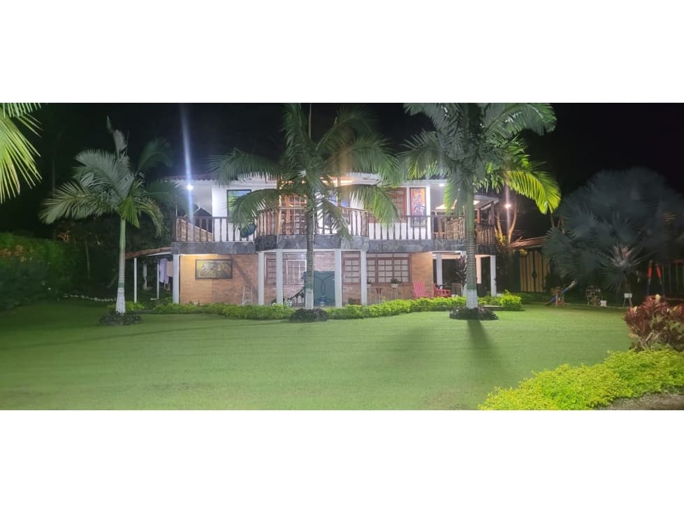 VENTA CHALET VIA PUEBLO TAPAO — foto 1