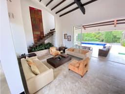 VENTA CASA CAMPESTRE CONJUNTO CERRADO VIA AL CAIMO