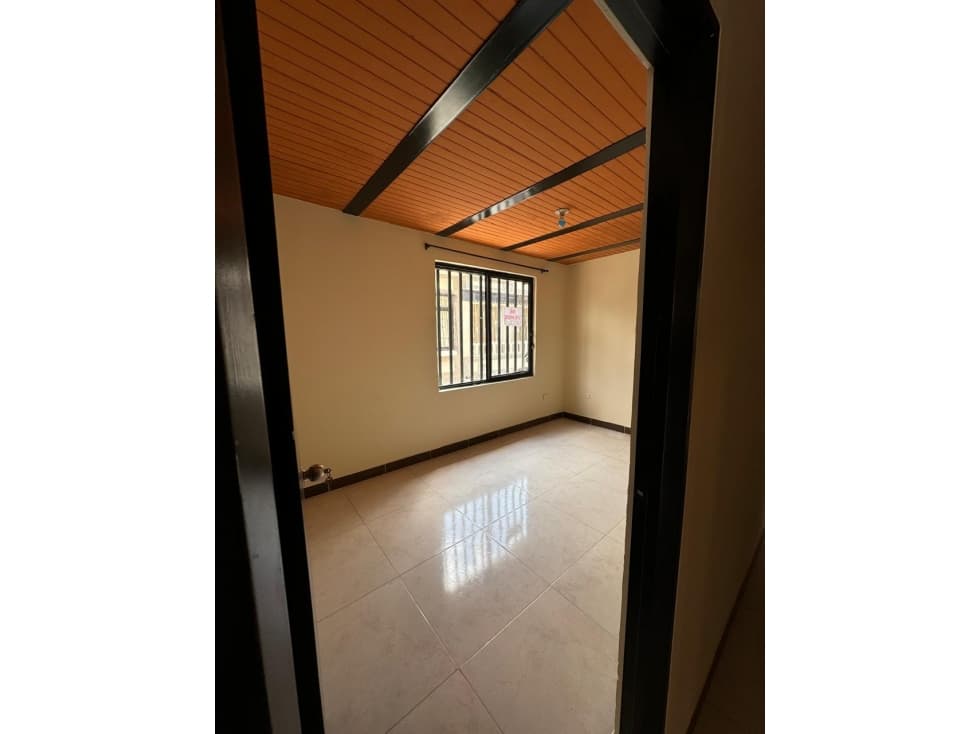 VENTA CASA BIFAMILIAR SECTOR BARRIO ZULDEMAYDA — foto 4