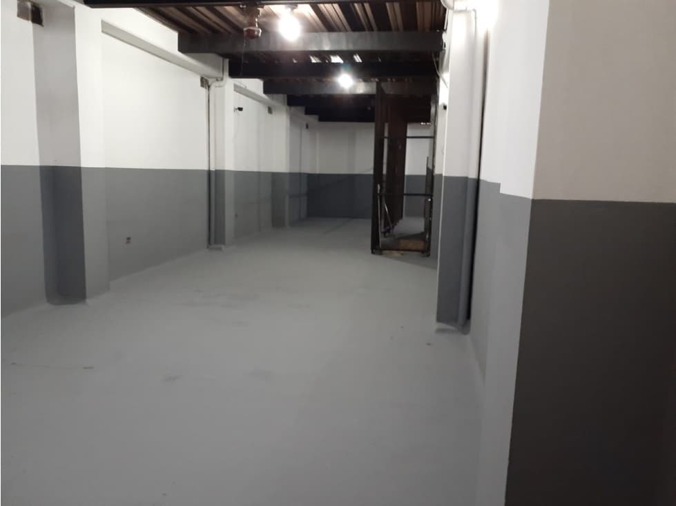 Venta de bodega en Barrio Antioquia, precio de oportunidad — foto 2
