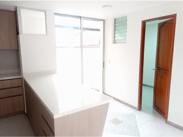 APARTAMENTO EN VENTA LAURELES MEDELLIN PISO 6