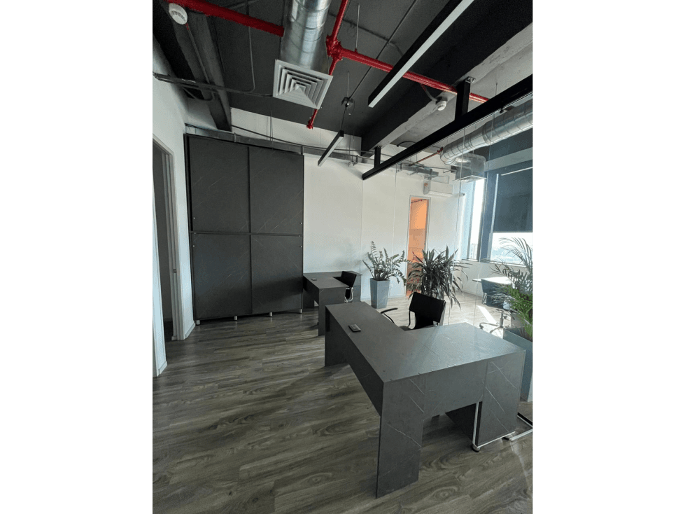 OFICINA DOTADA EN ARRIENDO SECTOR LOS BALSOS - POBLADO — foto 2