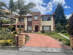 CASA EN ARRIENDO SECTOR ALTO DE PALMAS - ESCOBERO ENVIGADO