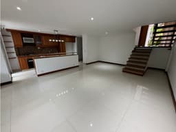 CASA EN ARRIENDO SECTOR DE ALTOS DEL POBLADO - POBLADO
