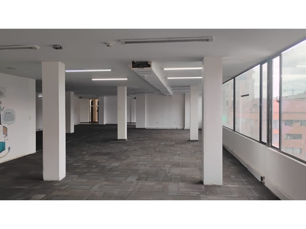 ARRIENDO OFICINAS BARRIO CHICO — foto 1