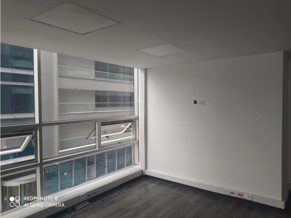 ARRIENDO OFICINAS EN BARRIO CHICO — foto 3