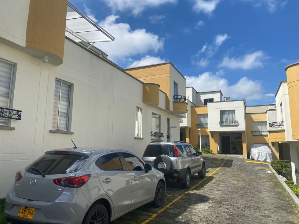 Hermosa casa en venta sector Av 30 de Agosto — foto 1
