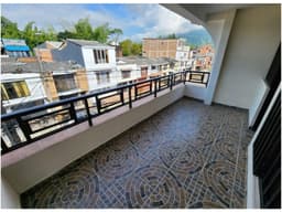 Casa Dúplex con Rentas Independientes en Venta - Campestre A
