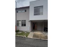 VENTA CASA EN CIUDAD COUNTRY CONDOMINIO MILANO