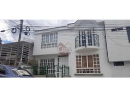 VENDO CASA CON GARAJE EN EL BARRIO CACIQUE EN CALARCA QUINDIO