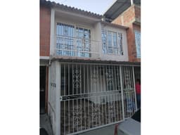 SE VENDE CASA CAMINOS DE LA HACIENDA PALMIRA