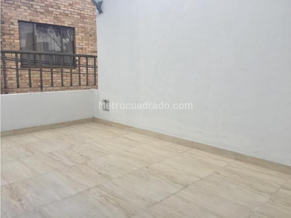 VENDO CASA ALTA BLANCA CLL 160 CON 8 — foto 2