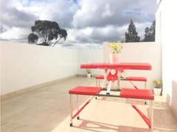 VENDO CASA ALTA BLANCA CLL 160 CON 8