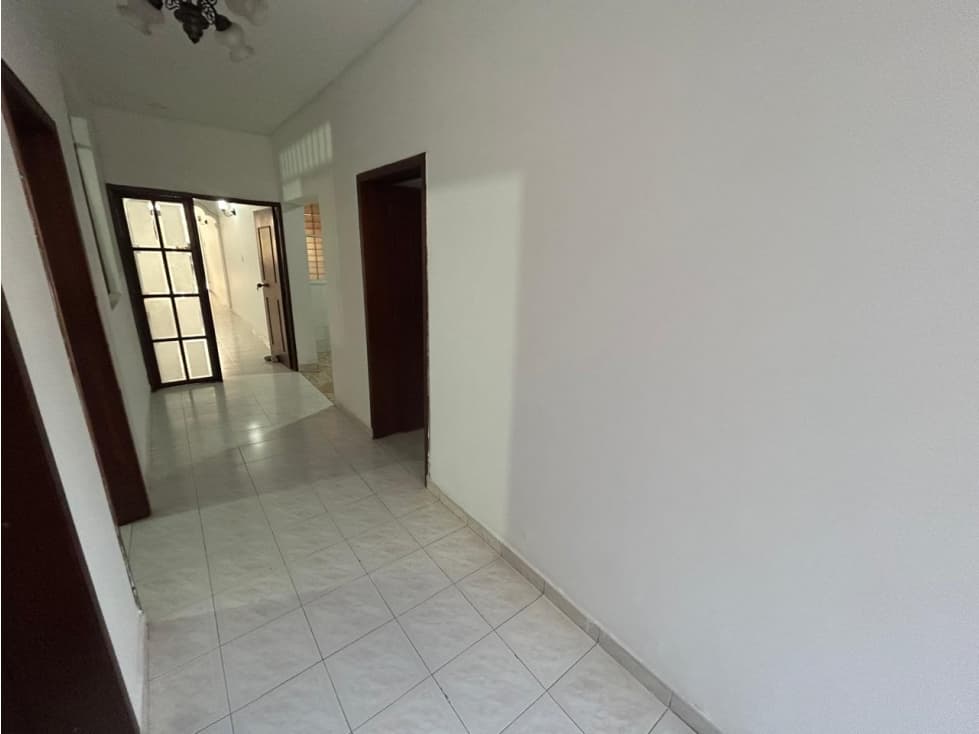 ARRIENDO CASA BARRIO EL PRADO — foto 5