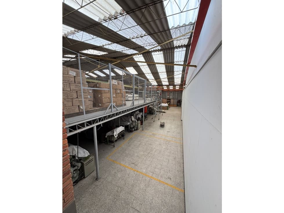VENTA BODEGA INDUSTRIAL PUENTE ARANDA — foto 2