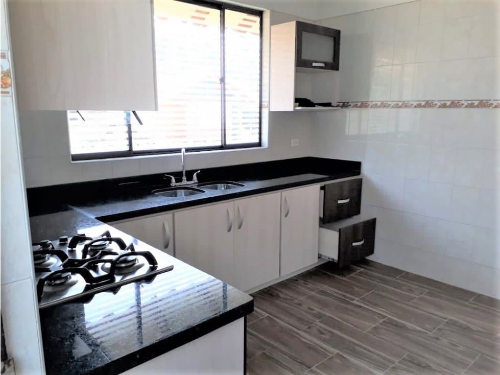 Venta de casa en la Alhambra — foto 2