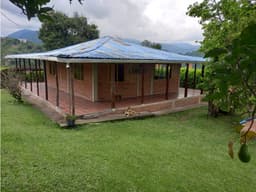 Venta de casa campestre en La Cabaña