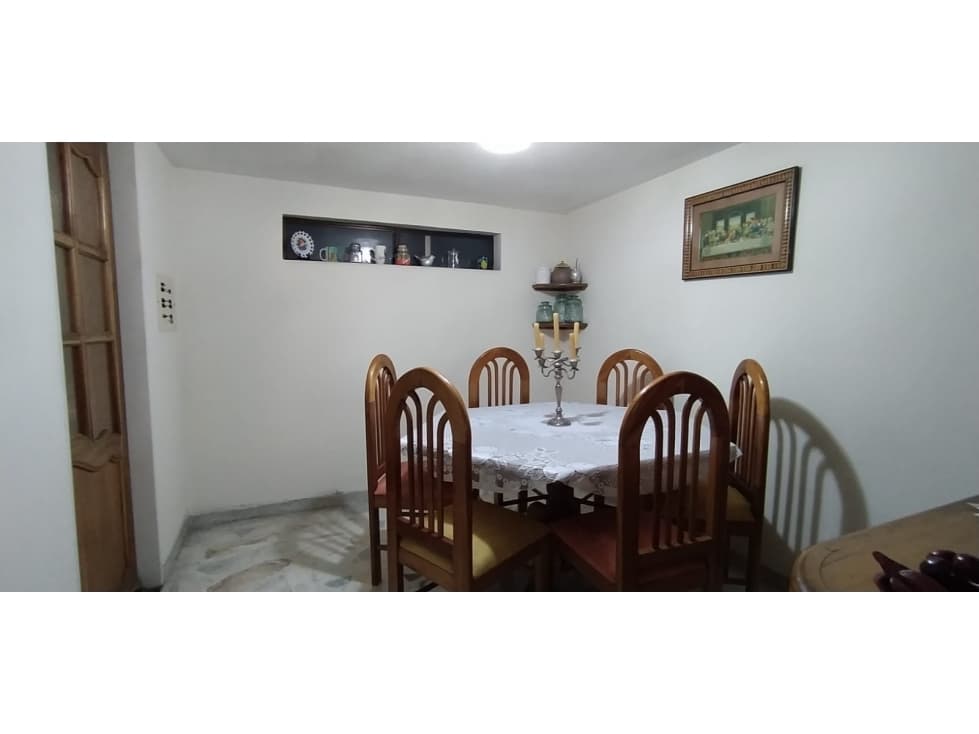 Venta de casa con renta en La Leonora — foto 1