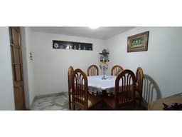 Venta de casa con renta en La Leonora